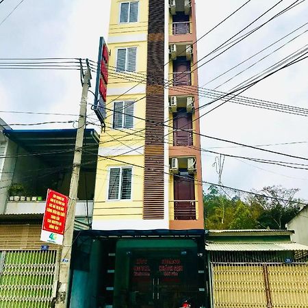 Huy Hoang Hotel Донг Ван Екстериор снимка