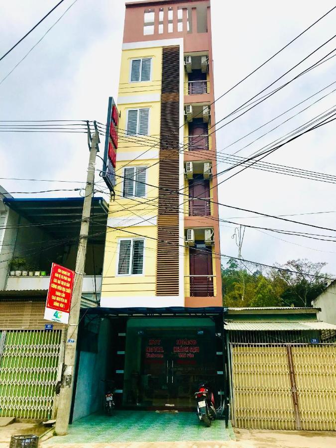 Huy Hoang Hotel Донг Ван Екстериор снимка