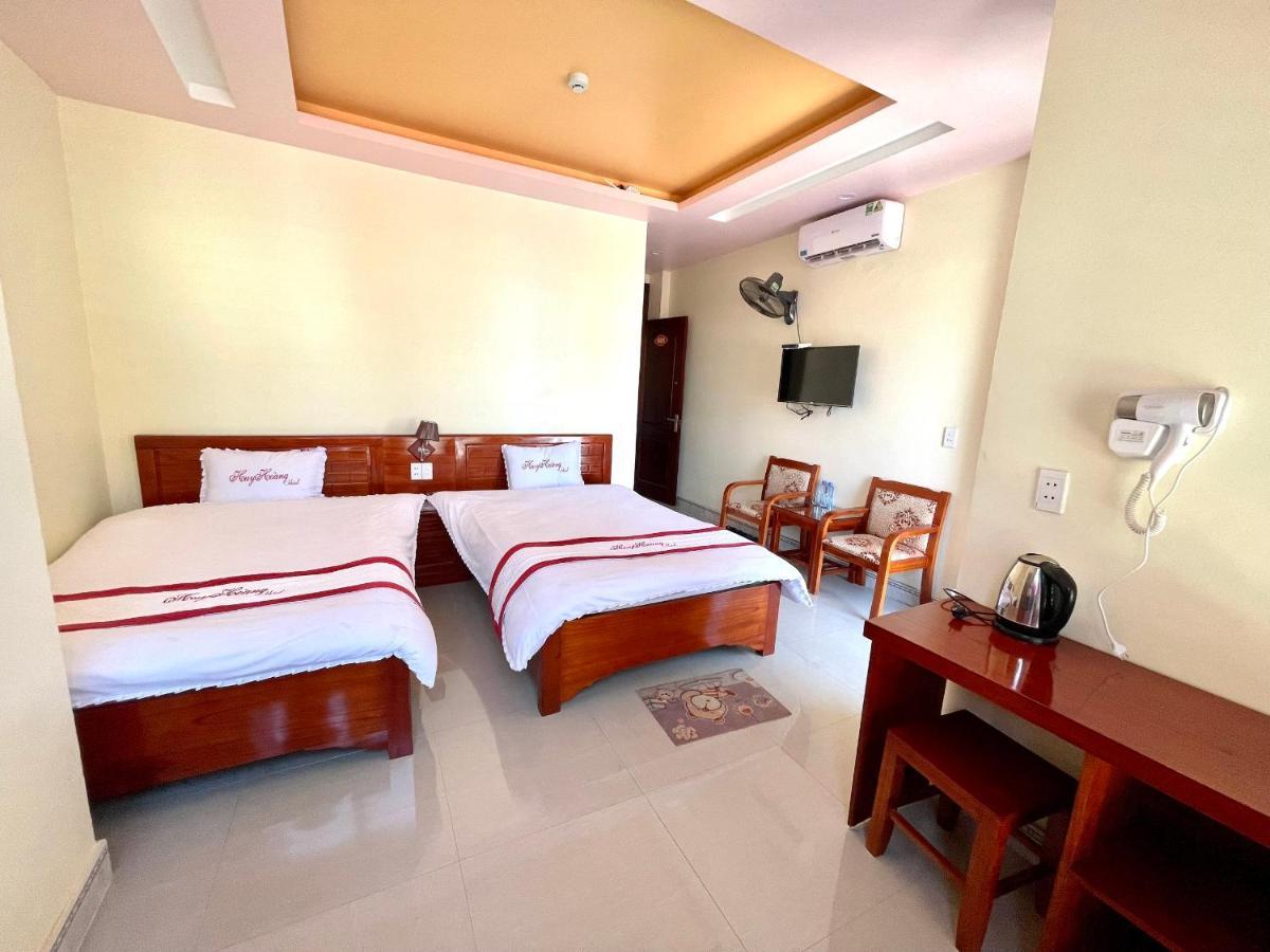 Huy Hoang Hotel Донг Ван Екстериор снимка