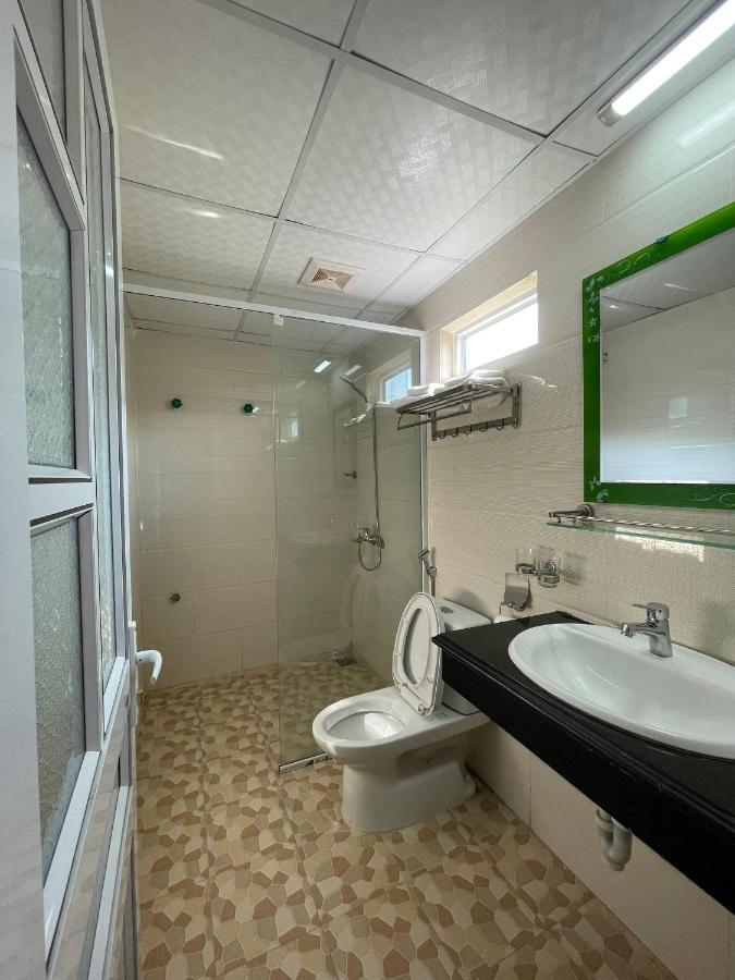Huy Hoang Hotel Донг Ван Екстериор снимка