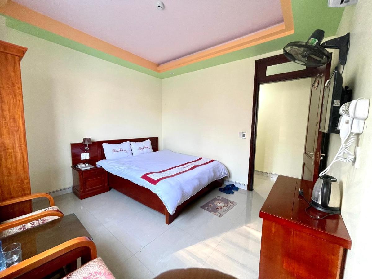 Huy Hoang Hotel Донг Ван Екстериор снимка