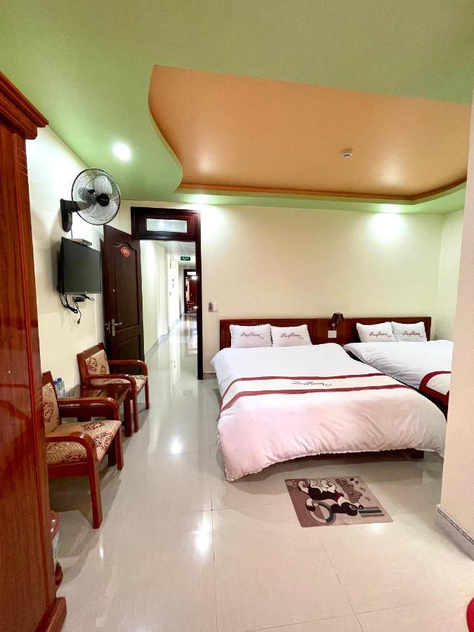 Huy Hoang Hotel Донг Ван Екстериор снимка