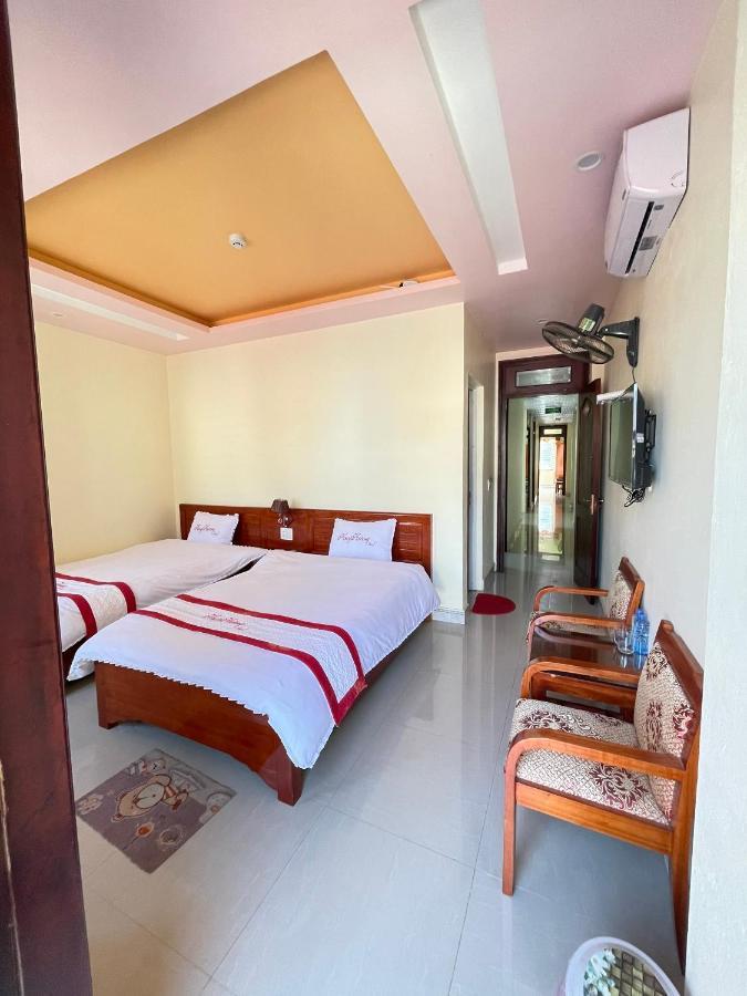 Huy Hoang Hotel Донг Ван Екстериор снимка