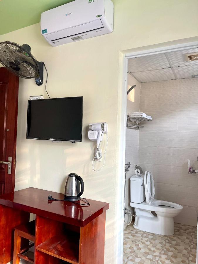 Huy Hoang Hotel Донг Ван Екстериор снимка