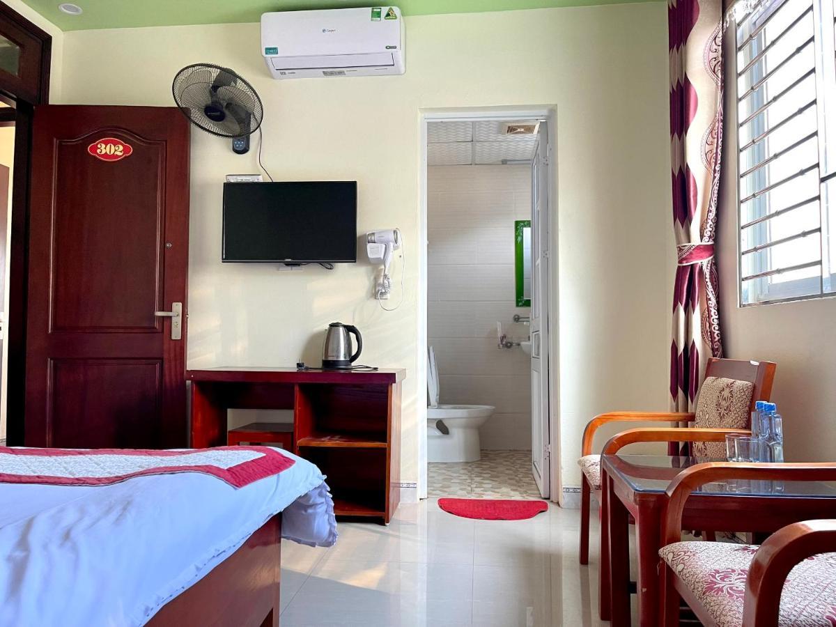 Huy Hoang Hotel Донг Ван Екстериор снимка