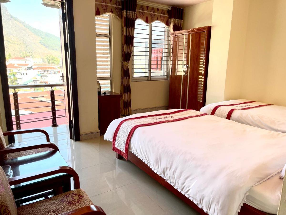 Huy Hoang Hotel Донг Ван Екстериор снимка