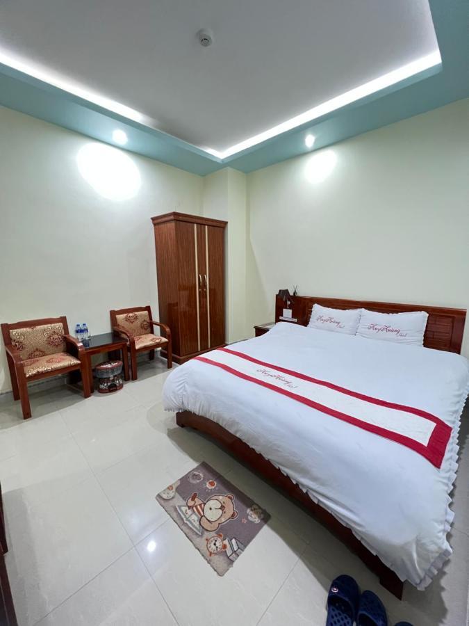 Huy Hoang Hotel Донг Ван Екстериор снимка