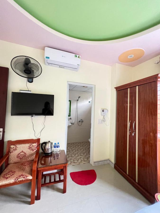 Huy Hoang Hotel Донг Ван Екстериор снимка