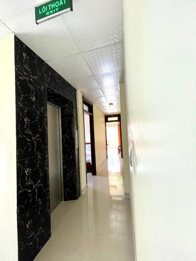 Huy Hoang Hotel Донг Ван Екстериор снимка